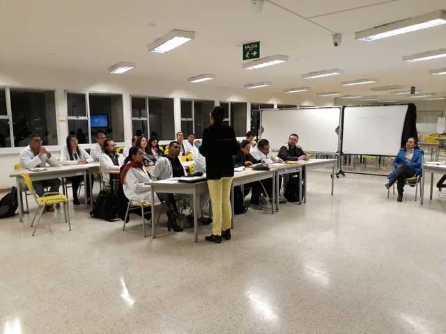 V - Conversatorio con Instructores contratistas de la jornada de la madrugada.