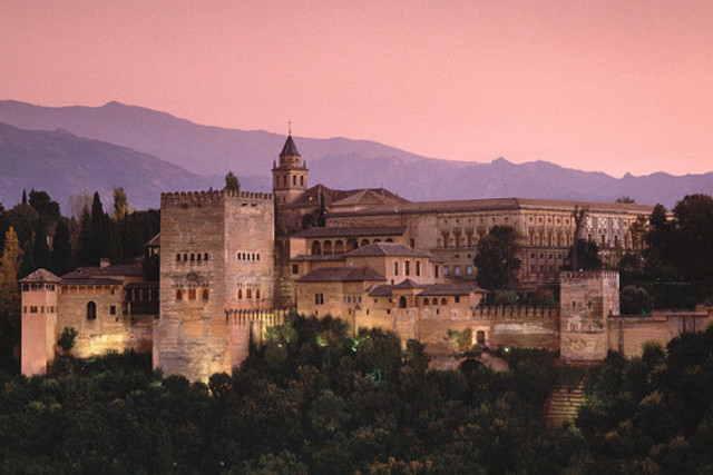 Desaparece el reino de Granada.