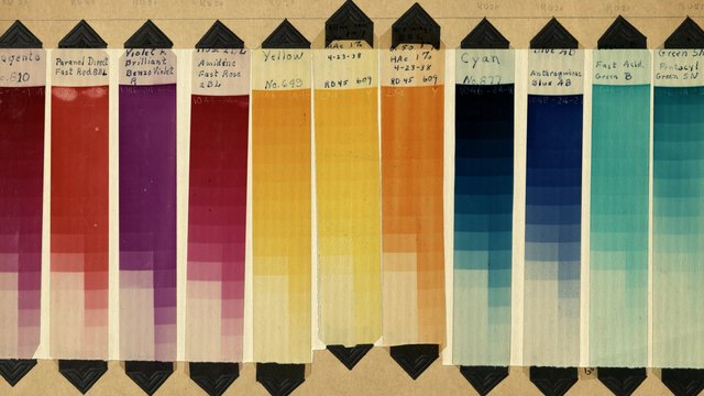 Technicolor: Sistema sostractiu basat en 3 colors (magenta, cian i groc) per fer pelis en color. La càmera emprava tres pel·lícules a través de les quals passava la llum separada en 3 feixos per uns prismes.