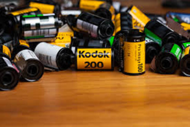 Eastman Kodak: Sistema de color molt més senzill i econòmic que el Technicolor.