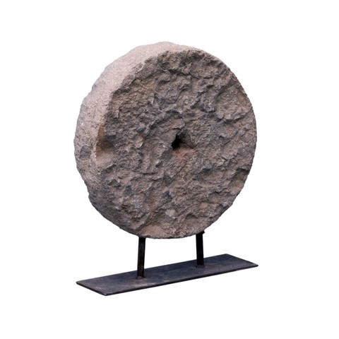 Aparición de figuras y ruedas de barro