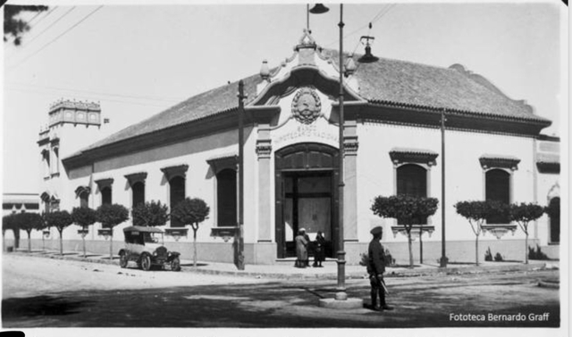 Emisión del Decreto Legislativo que contiene la Ley del Banco Hipotecario de El Salvador.