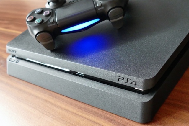 PlayStation 4 Slim (PS4 Slim)