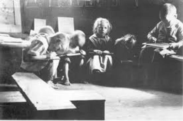 Italianisierung Südtirols beginnt