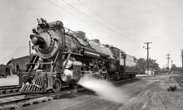 Aparece el ferrocarril