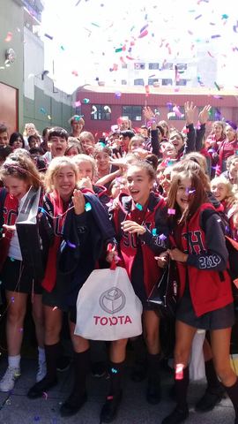 DÍA QUE RECIBIMOS LA CAMPERA DE EGRESADOS