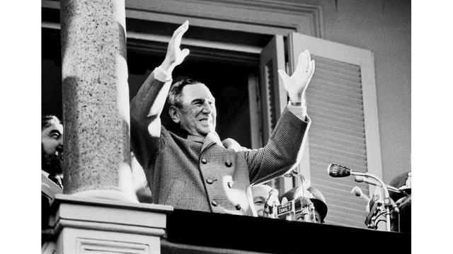 Peron en la plaza de Mayo