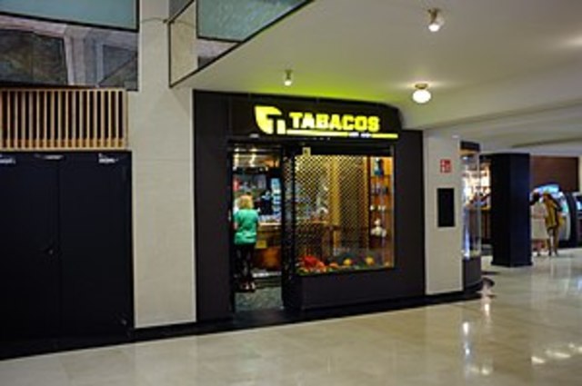 Reformas económicas: implementación de estancos.