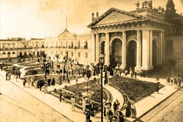 Real y literaria Universidad de Gdl