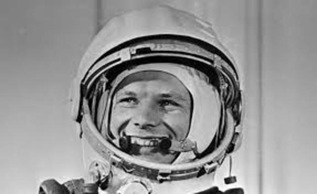Primer Hombre en el espacio