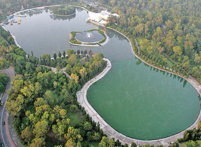 Settle in Chapultepec near Lake Texcoco