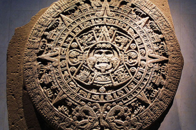 Aztecs carve sun stone 1427 CE