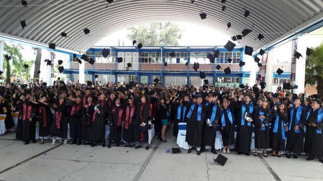 Graduación de nivel medio superior.