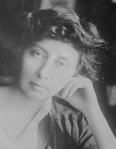 "He and She": Women Steal the Stage