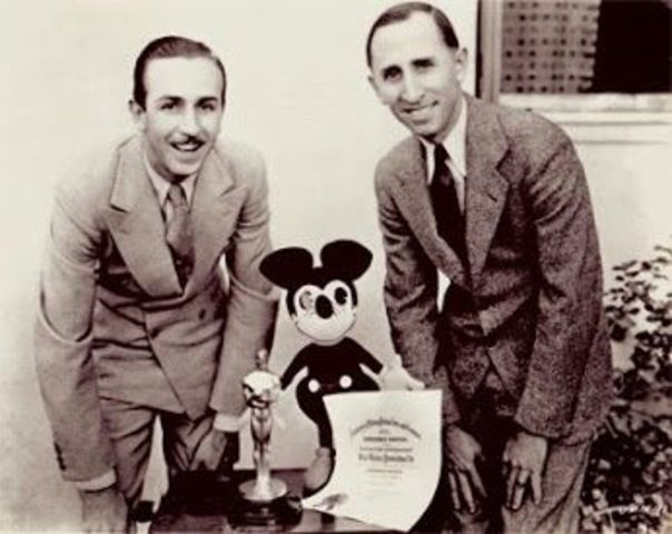 walt disney created his first studio
