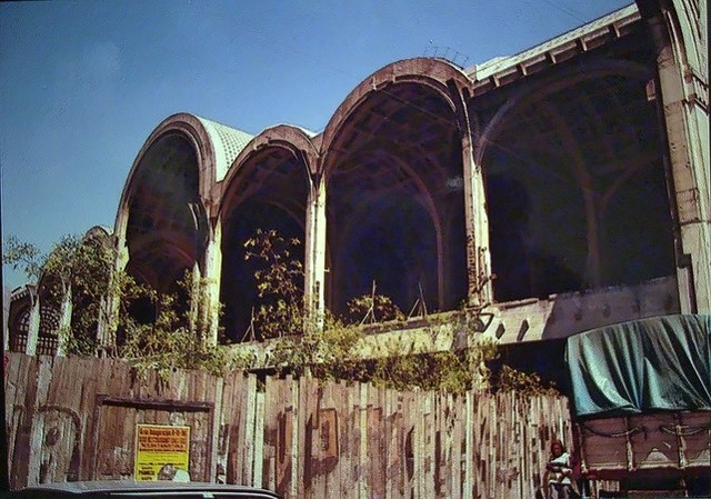 Desalojo de familias que ocuparon terrenos abandonados del Abasto