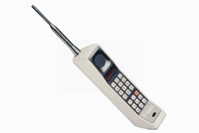 CELULAR 1975