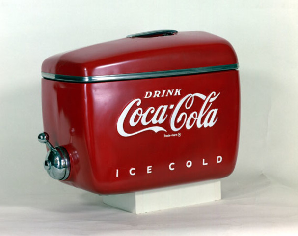 Coca Cola introduce "Fountain Dole Deluxe"