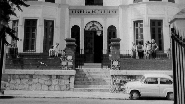 Se crea la Escuela Oficial de Turismo