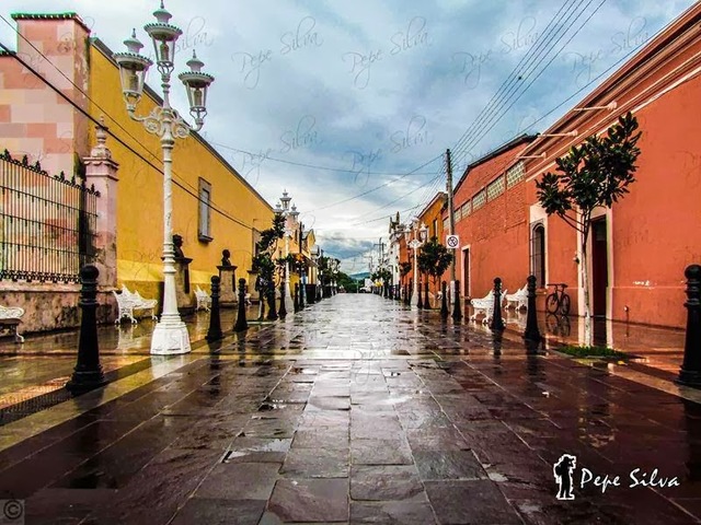 Es cabecera de uno de los 28 departamentos del Estado