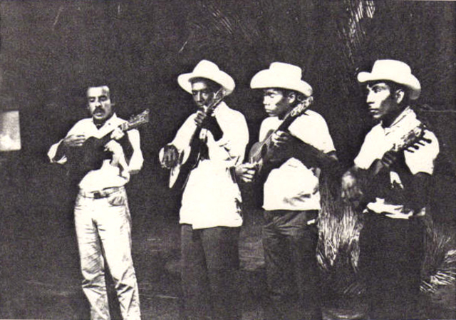 Se forma el grupo Tacoteno