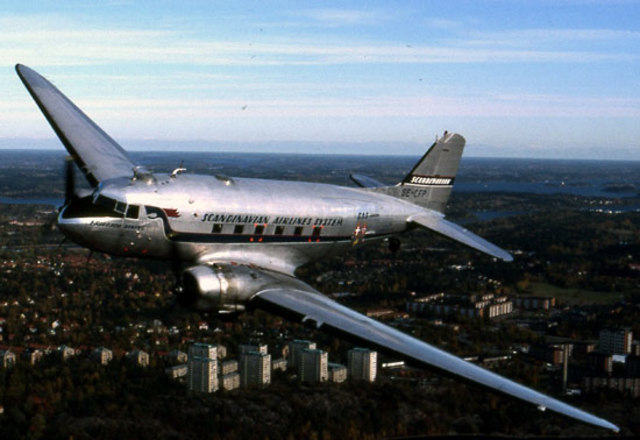 Construyen el Douglas DC 3