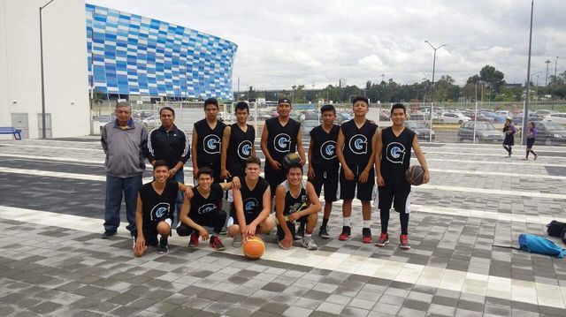 Logre entrar al equipo de basquet y participar en el torneo