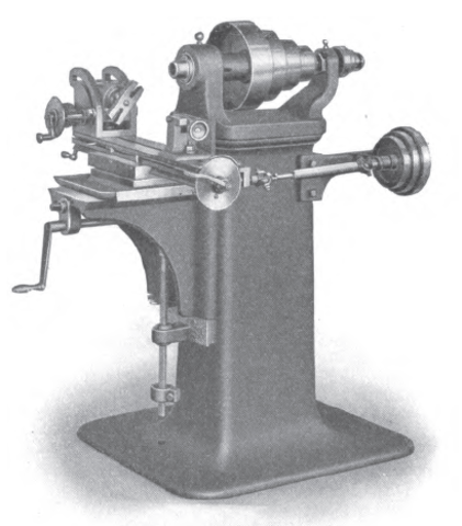 Primera fresadora universal