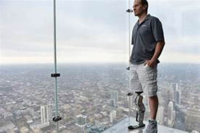 Zac Vawter climbs the Chicago Willis Tower using a bionic leg