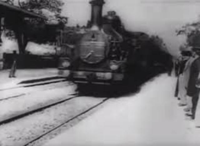 PRIMERA PROYECCIÓN CINEMATOGRÁFICA