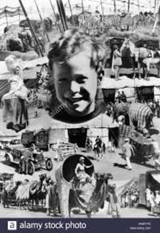 Empieza a utilizarse el retroproyector, que permite darles a las aulas una dinámica interactiva a bajo costo