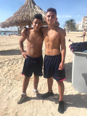 Simón & Andrew. Recuperación entreno en la Playa de Palma