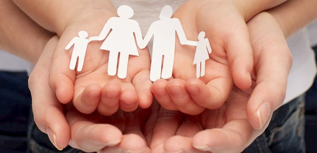 trabajo social colombiano en equipo con hospitales