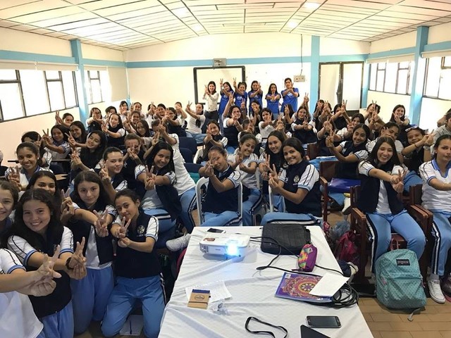 Activando el Gen Ciudadano con la población escolar. Grado Decimo  con MUJERES DE PALABRA