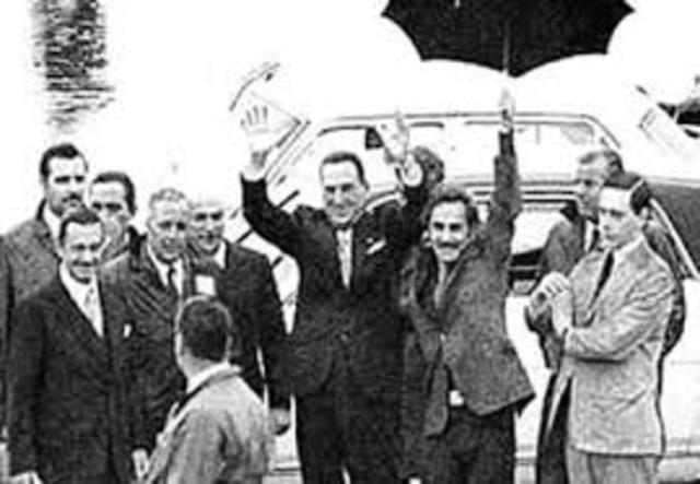 Juan Domingo Peron llega a Argentina