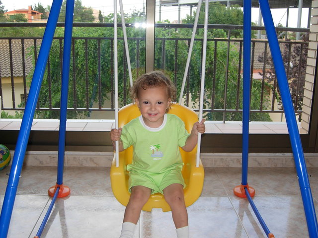 Quan em van regalar un gronxador als 2 anys