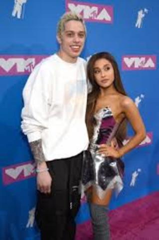 ariana y pete davidson