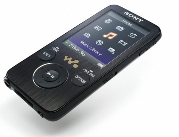 APARATO REPRODUCTOR DE MUSICA DEL AÑO DE 2012