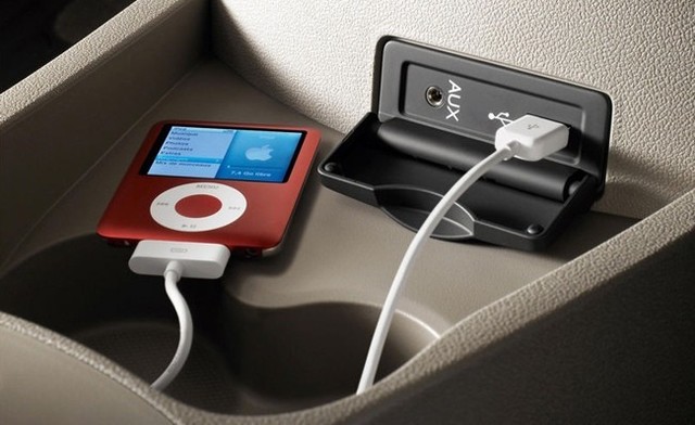 APARATO REPRODUCTOR DE MUSICA DEL AÑO DE 2017