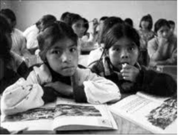 NACE LA EDUCACION PUBLICA