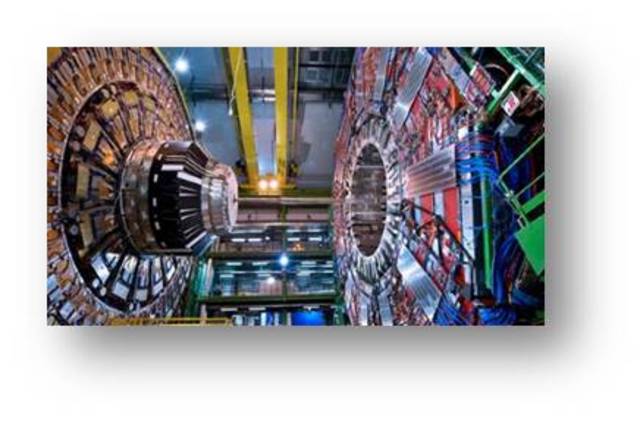 Se desarrolla el Gran Colisionador de Hadrones.