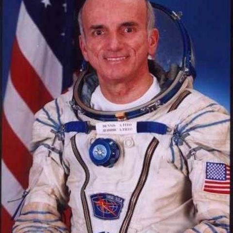 Primer turista espacial