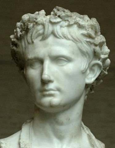 octavi august es proclama emperdor