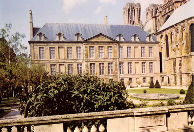 Nombramiento de Canónigo