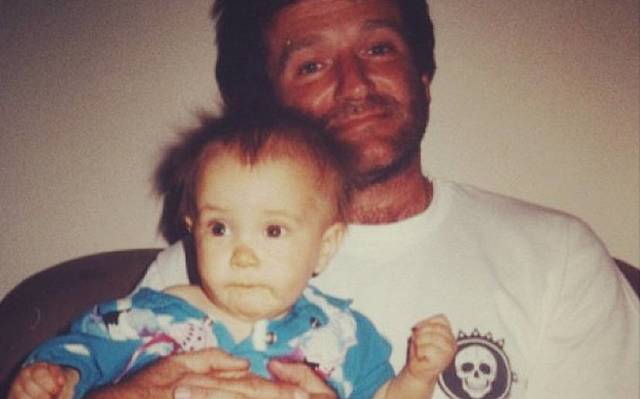 Nacimiento de su hija: Zelda Rae