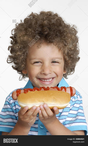 I'll eat hot dog on Saturday afternoon