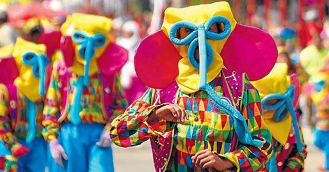 Realización de la primera Gran Parada