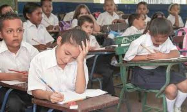Aumentan los alumnos matriculados en educación básica