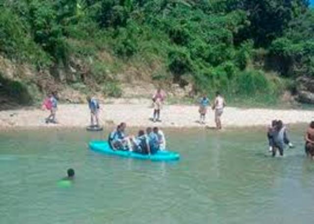 I will go on Sunday with my family to the river