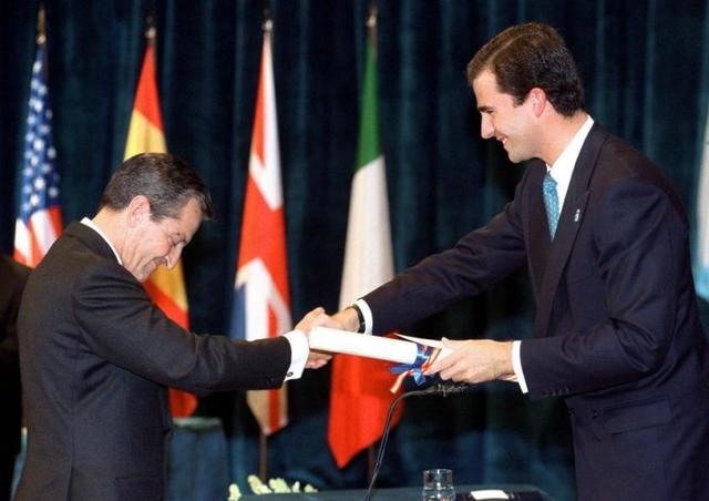 Le concedieron el Premio Príncipe de Asturias de la Concordancia.